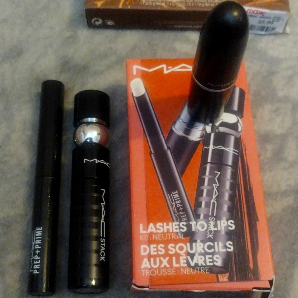 2/$25 NIB NWT MAC Cosmetics Lashes to Lips kit in Neutral